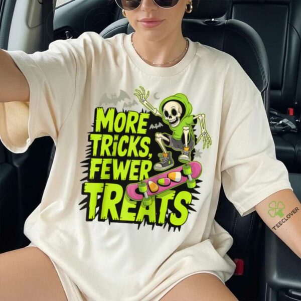 Skateboard Halloween Skeleton Ghost Spooky Skater Raglan Baseball Tee Shirt