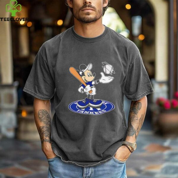 New York Yankees Cheerful Mickey Disney shirt