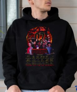 07 Years Of Stranger Things 2016 – 2023 Thank You For The Memories Signatures Shirt