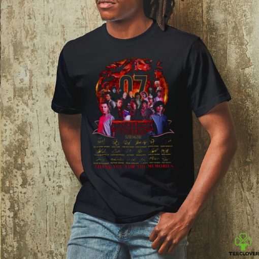07 Years Of Stranger Things 2016 – 2023 Thank You For The Memories Signatures Shirt