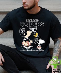 Oakland Raiders Snoopy Plays The Football Game shirt