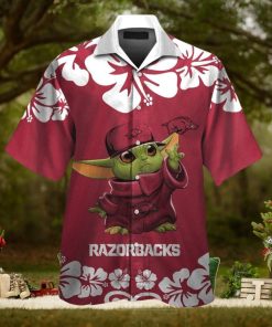 Arkansas Razorbacks Baby Yoda Short Sleeve Button Up Tropical Hawaiian Shirt