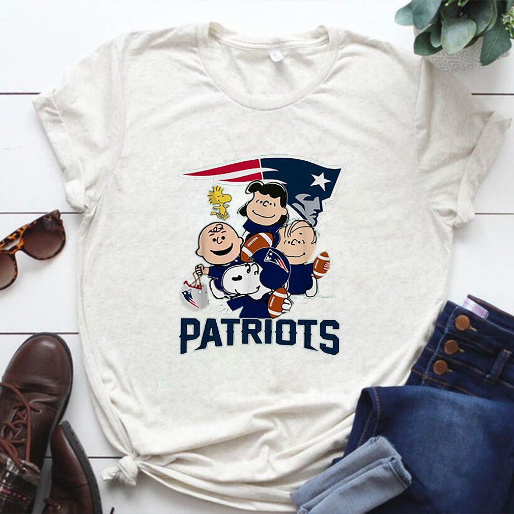 New England Patriots Charlie Brown Peanuts hoodie, sweater, longsleeve, shirt v-neck, t-shirt