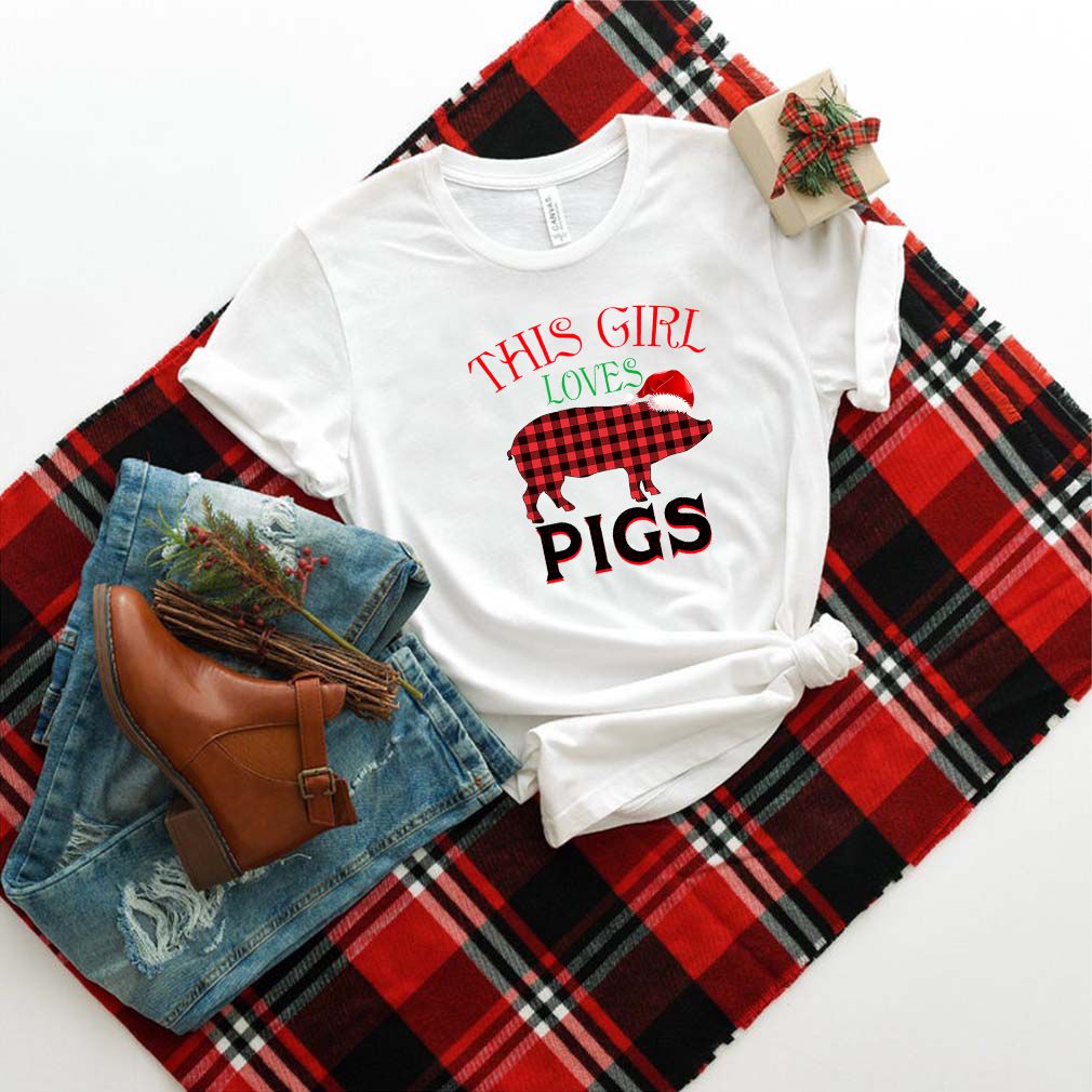 This Girl Loves Pigs T-