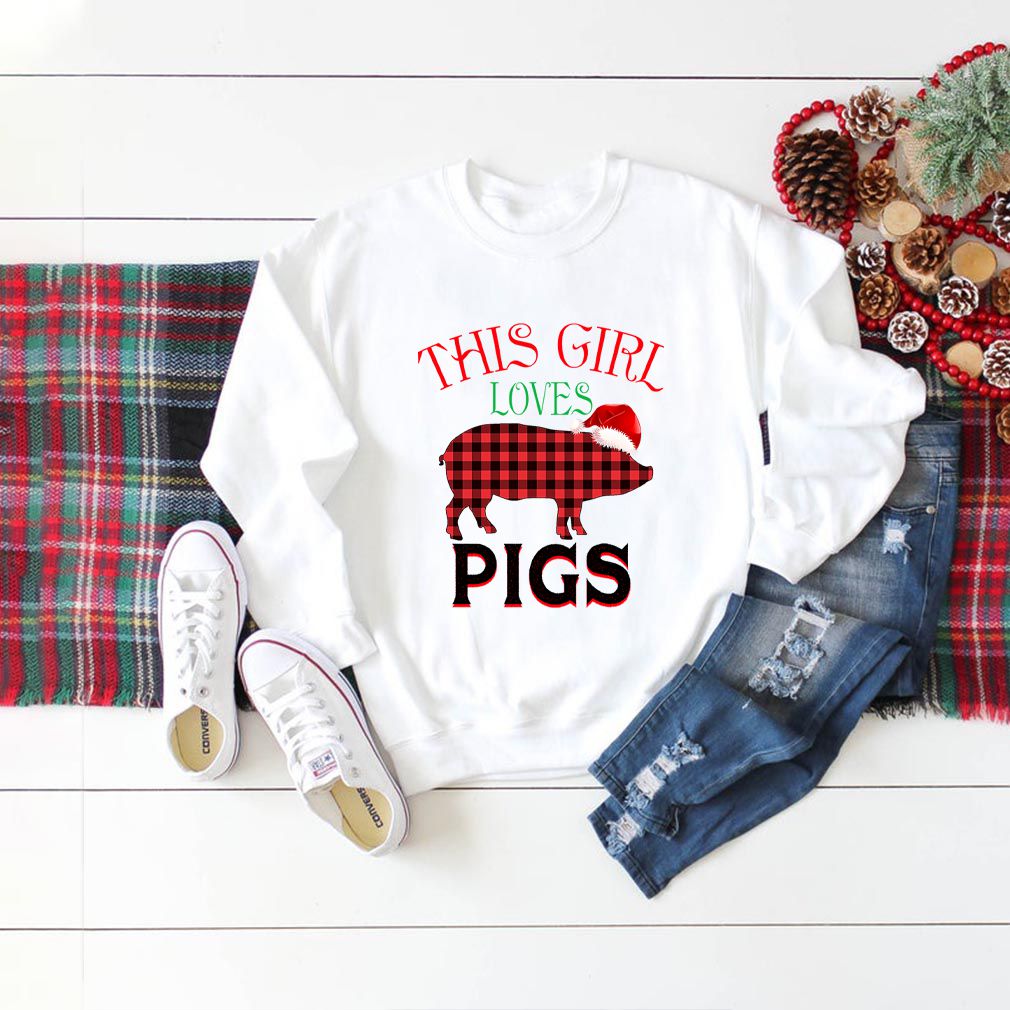 This Girl Loves Pigs T-