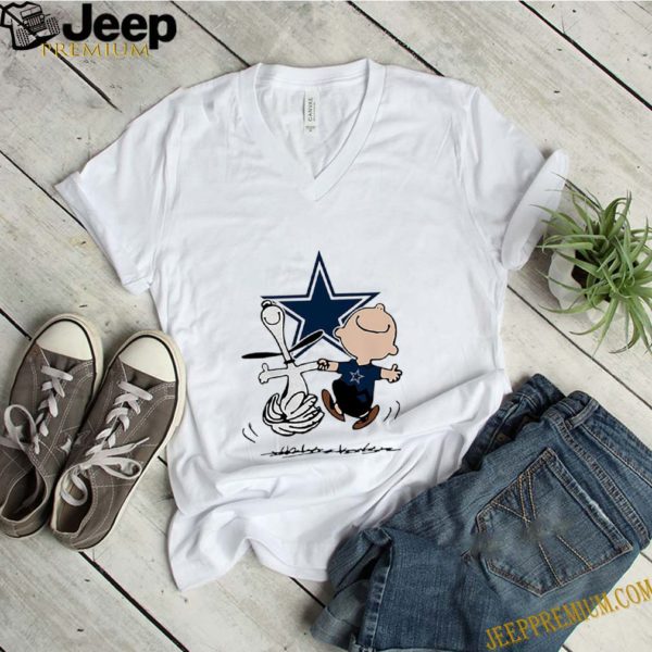 Snoopy and charlie brown dallas cowboys football shirt