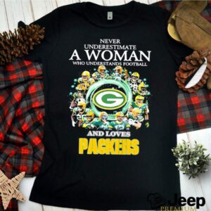 Never Underestimate A Woman Who Understand Football And Loves Packers shirt