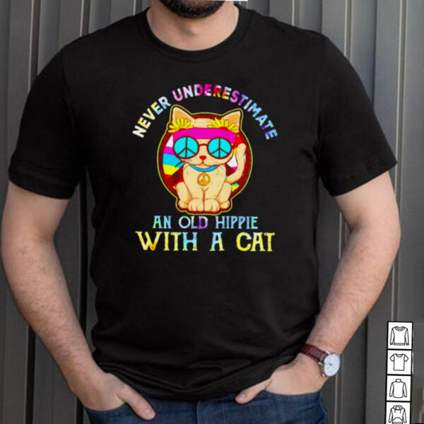 Never underestimate an old hippie with a cat hoodie, sweater, longsleeve, shirt v-neck, t-shirt
