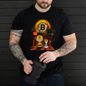 Snoopy and Charlie Brown Pumpkin Boston Bruins Halloween Moon shirt