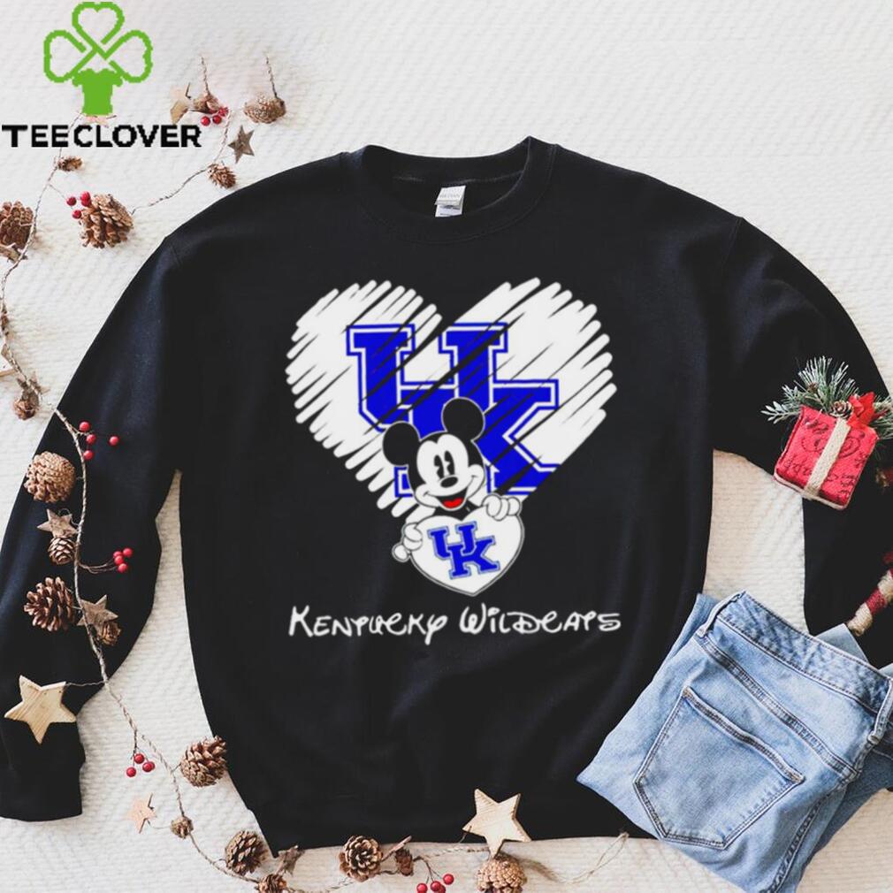 2023 Mickey Mouse heart Love Kentucky Wildcats logo shirt 2023 Mickey Mouse heart Love Kentucky Wildcats logo shirt