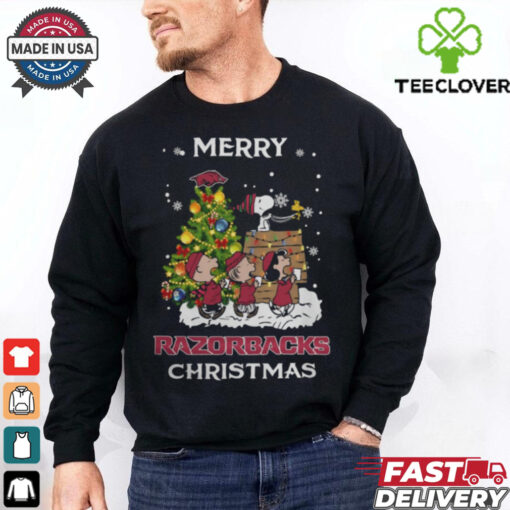 2024 Arkansas Razorbacks Snoopy And Friends Merry Christmas Shirt