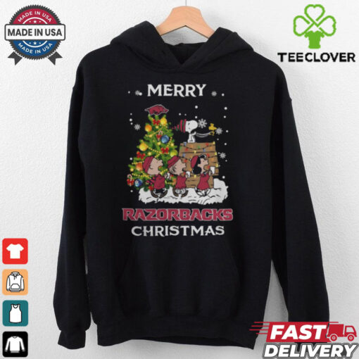 2024 Arkansas Razorbacks Snoopy And Friends Merry Christmas Shirt