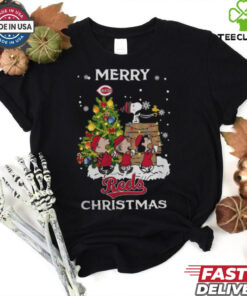 2024 Cincinnati Reds Snoopy And Friends Merry Christmas Shirt
