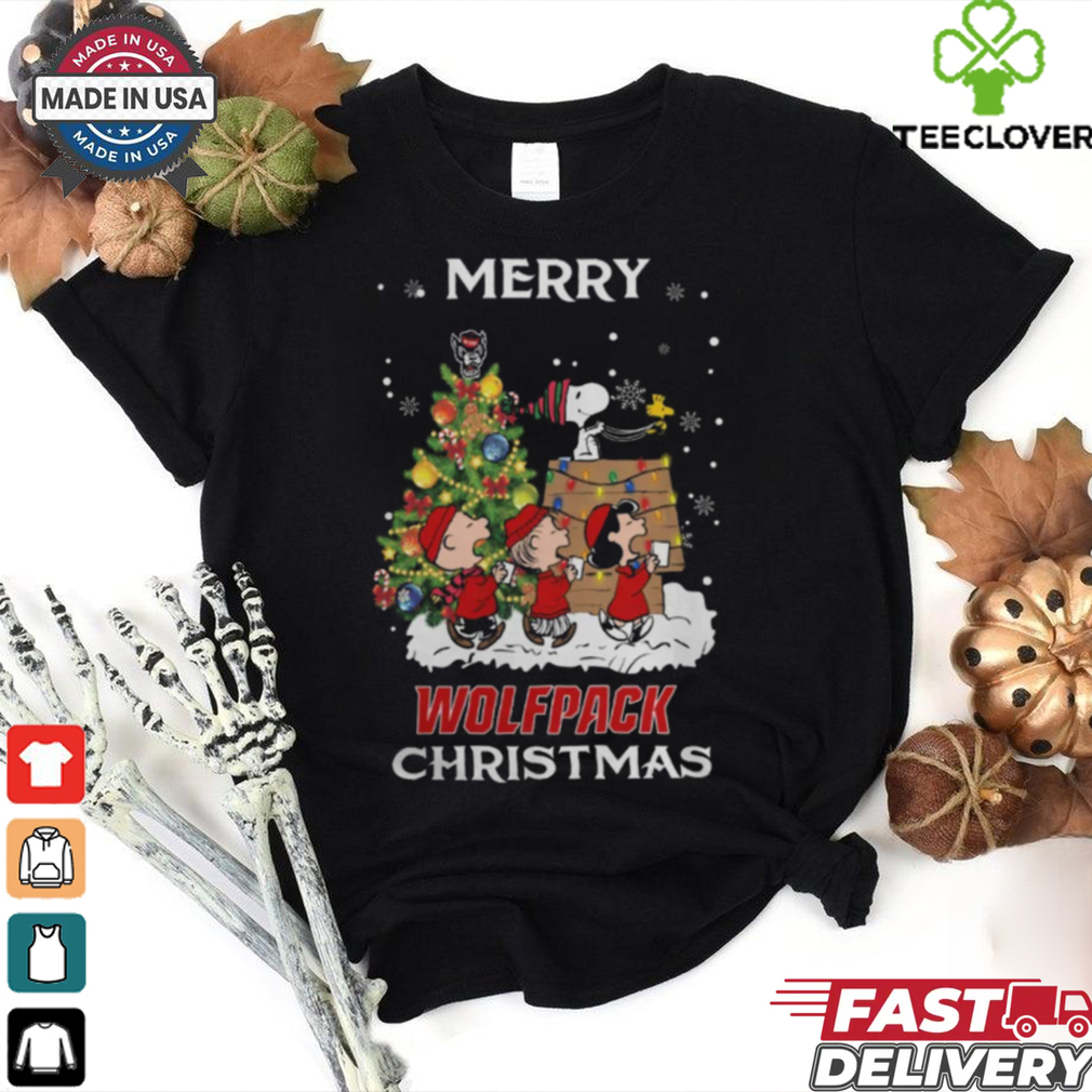 2024 NC State Wolfpack Snoopy And Friends Merry Christmas Shirt 2024 NC State Wolfpack Snoopy And Friends Merry Christmas Shirt