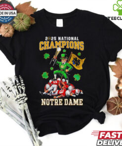 2025 National Champions Trophy Notre Dame Fighting Irish Mascot vs Ohio State Buckeyes Players Graphic shirt