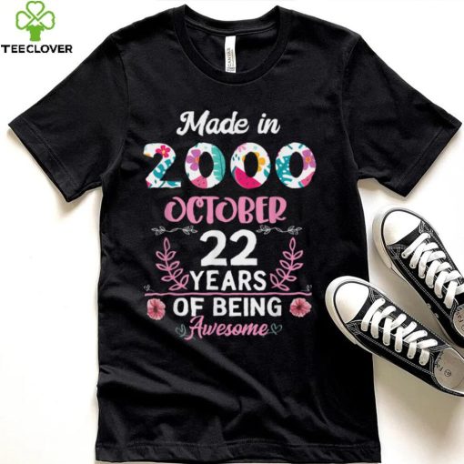22 Years Old 22nd Birthday Born in October 2000 Women Girls T Shirt