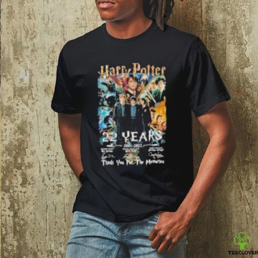 22 years 2001 2023 Harry Potter member thank you for the memories signatures shirt