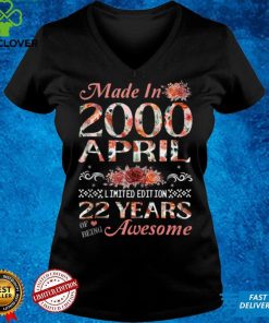 22nd Birthday Flowers Gift for Girls Born in April 2000 Tank Top