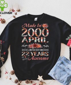 22nd Birthday Flowers Gift for Girls Born in April 2000 Tank Top