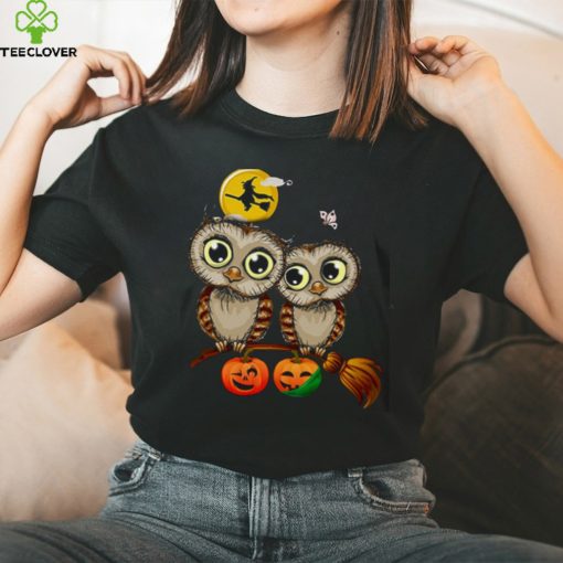 This funny tshirt is for girls of all ages who love owls. It’s a nice present for your Classic T Shirt