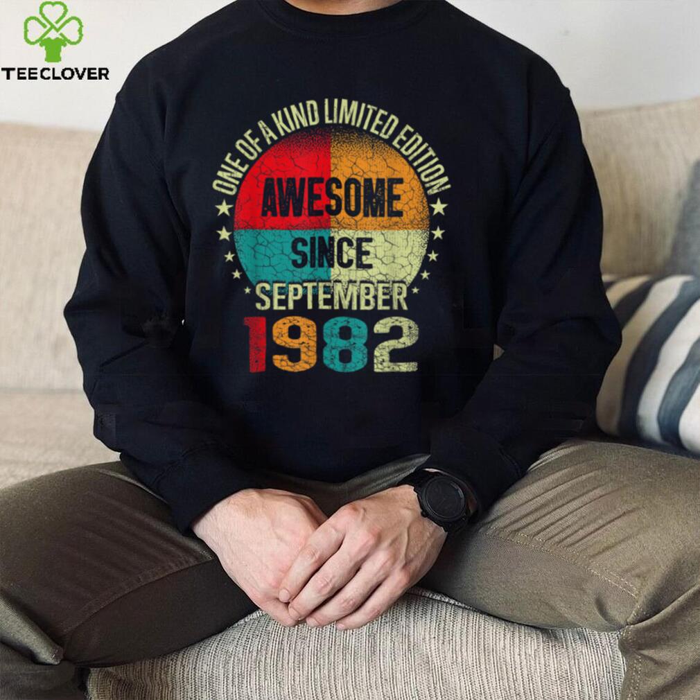 40 Year Awesome Since September 1982 Vintage 40th Birthday T Shirt
