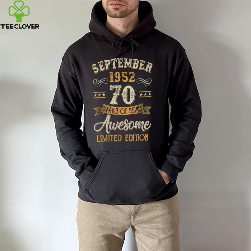 70 Years Old Gifts Vintage September 1952 70th Birthday T Shirt