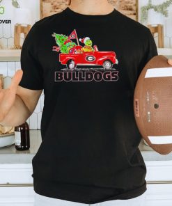 Happy Merry Christmas The Grinch drive a car Georgia Bulldogs football logo flag gift shirt