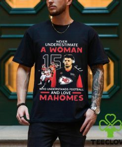 A Woman Who Love Chiefs Mahomes Kansas City Football Shirt