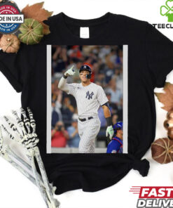 Aaron Judge NY Yankees gets a RBI tonight someone who retweets and is following is winning a t shirt