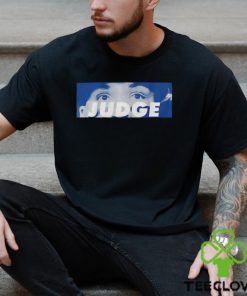 Aaron Judge eyes New York shirt