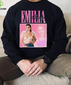 Actress Emilia Clarke shirt