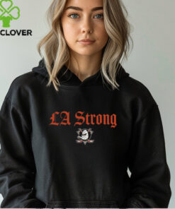 The **Anaheim Ducks Fanatics Unisex LA Strong Shirt** is a stylish and bold shirt that celebrates the strength and resilience of Los Angeles, while showing support for the Anaheim Ducks. With a sleek design and comfortable fit, this shirt is perfect for fans who want to represent their favorite team and the LA community.