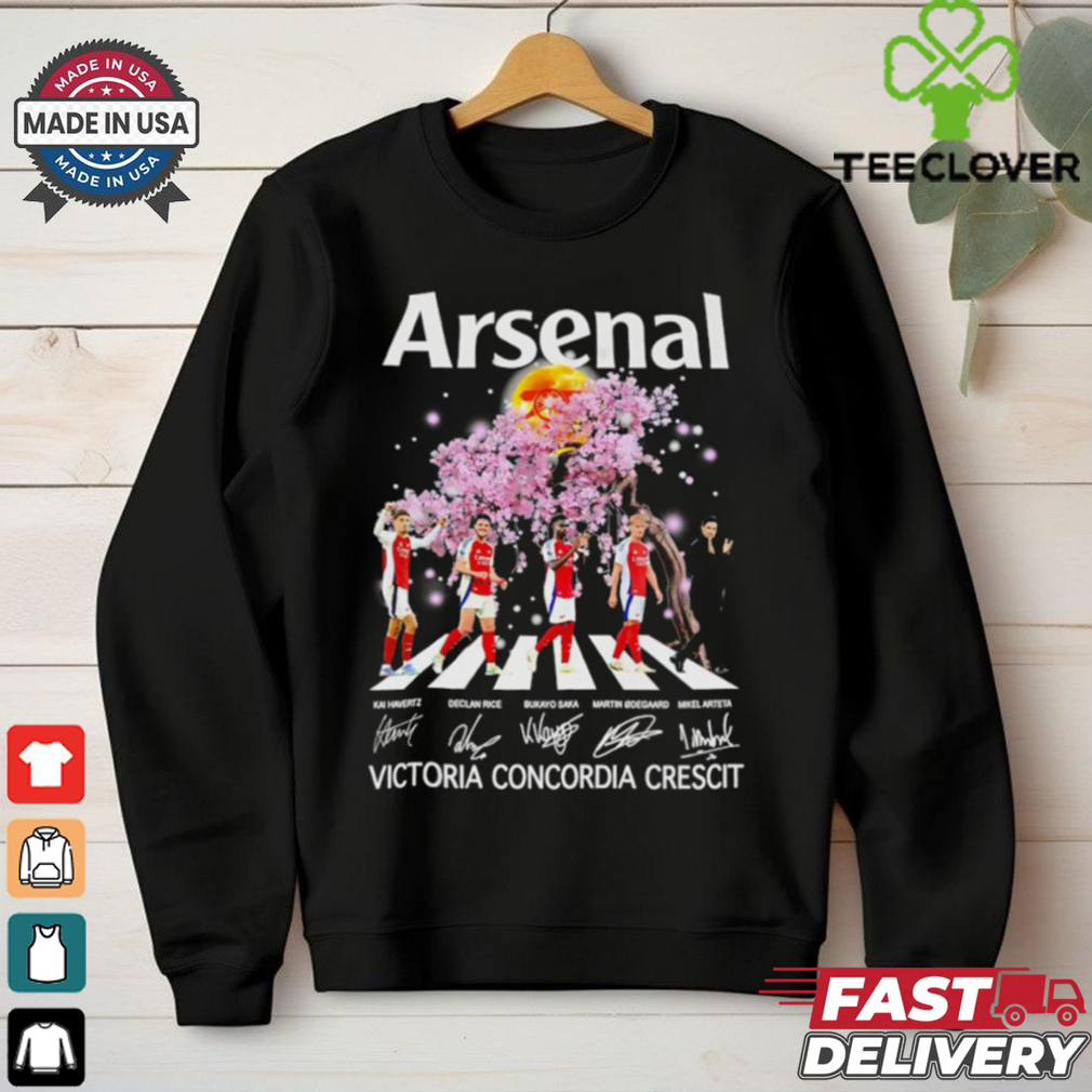 Arsenal Abbey Road cherry blossom victoria concordia crescit shirt Arsenal Abbey Road cherry blossom victoria concordia crescit shirt