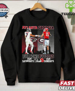 Atlanta Falcons Bijan Robinson vs Georgia Bulldogs Carson Beck Signatures Shirt, featuring a graphic of Bijan Robinson and Carson Beck, along with their signatures, highlighting their matchup in college football and their professional careers. Perfect for fans supporting both players and teams!