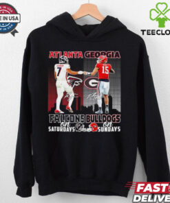 Atlanta Falcons Bijan Robinson vs Georgia Bulldogs Carson Beck Signatures Shirt, featuring a graphic of Bijan Robinson and Carson Beck, along with their signatures, highlighting their matchup in college football and their professional careers. Perfect for fans supporting both players and teams!