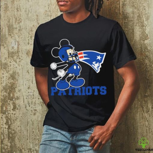 Awesome mickey Mouse cartoon NFL New England Patriots football player helmet logo hoodie, sweater, longsleeve, shirt v-neck, t-shirt