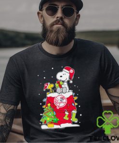 Awesome new York Yankees Christmas snoopy sweater