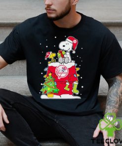Awesome new York Yankees Christmas snoopy sweater