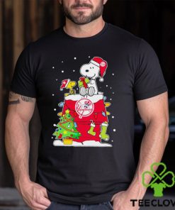 Awesome new York Yankees Christmas snoopy sweater