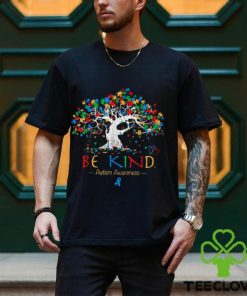 BE KIND AUTISM AWARENESS Classic T Shirt