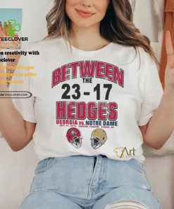 Between the Hedges Georgia Bulldogs vs. Notre Dame Fighting Irish 2019 Football Score T Shirt
