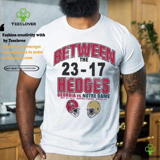 Between the Hedges Georgia Bulldogs vs. Notre Dame Fighting Irish 2019 Football Score T Shirt