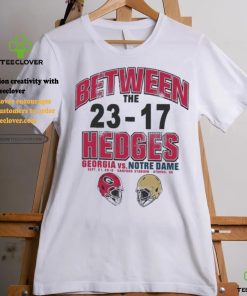 Between the Hedges Georgia Bulldogs vs. Notre Dame Fighting Irish 2019 Football Score T Shirt