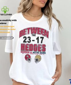 Between the Hedges Georgia Bulldogs vs. Notre Dame Fighting Irish 2019 Football Score T Shirt