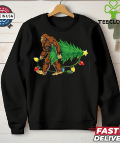 Bigfoot Christmas Tree Lights Xmas Boys Men Sasquatch Lovers T Shirt Recovered