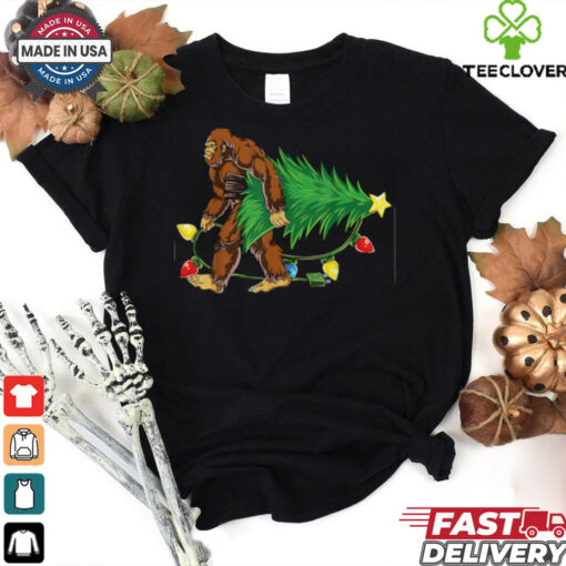 Bigfoot Christmas Tree Lights Xmas Boys Men Sasquatch Lovers T Shirt Recovered