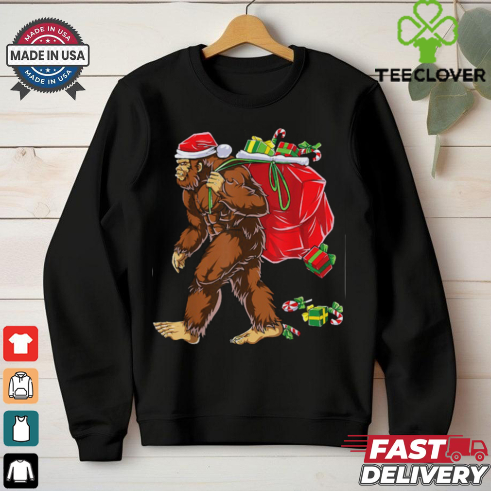 Bigfoot Santa Carrying Christmas Bag Xmas Hat Sasquatch Men T Shirt Recovered Bigfoot Santa Carrying Christmas Bag Xmas Hat Sasquatch Men T Shirt Recovered