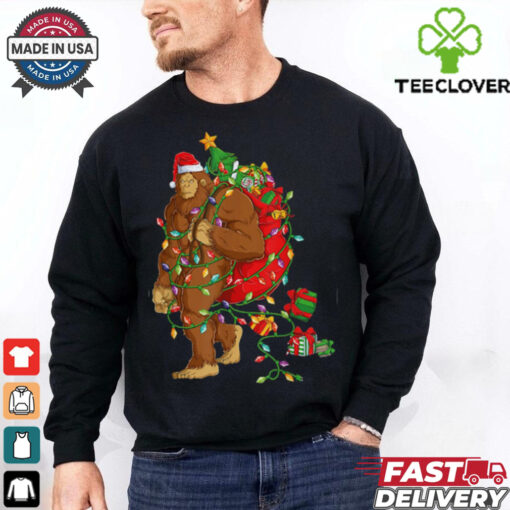Bigfoot Sasquatch Santa Hat Christmas Xmas Tree Pjs Boys Men T Shirt Recovered