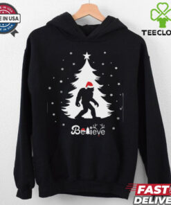 Bigfoot Sasquatch Yeti Santa Claus Hat Christmas T Shirt Recovered