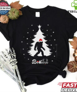 Bigfoot Sasquatch Yeti Santa Claus Hat Christmas T Shirt Recovered